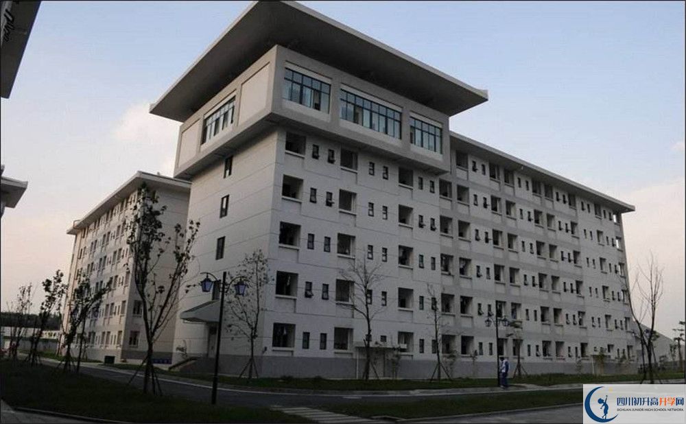 成都石室中學(xué)北湖校區(qū)招生考試科目是什么？