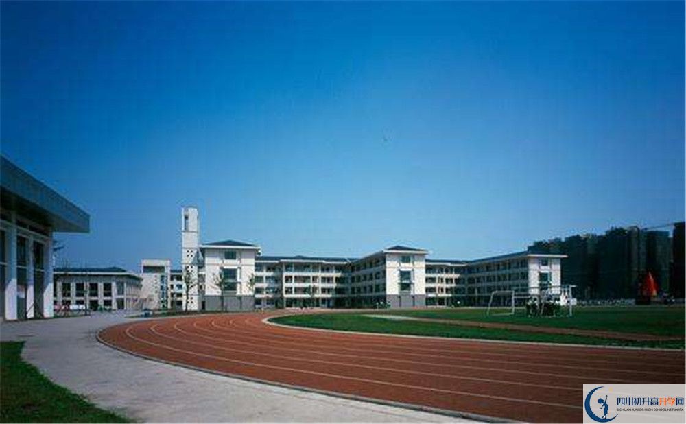 都江堰外國語實(shí)驗(yàn)學(xué)校的高中住宿怎么樣？