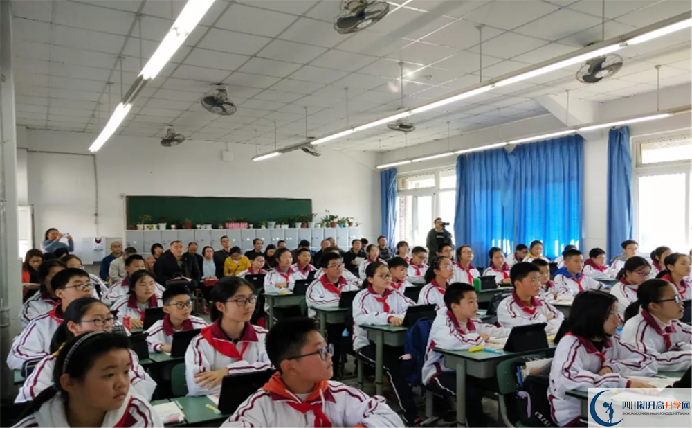 安仁中學位置在哪里？
