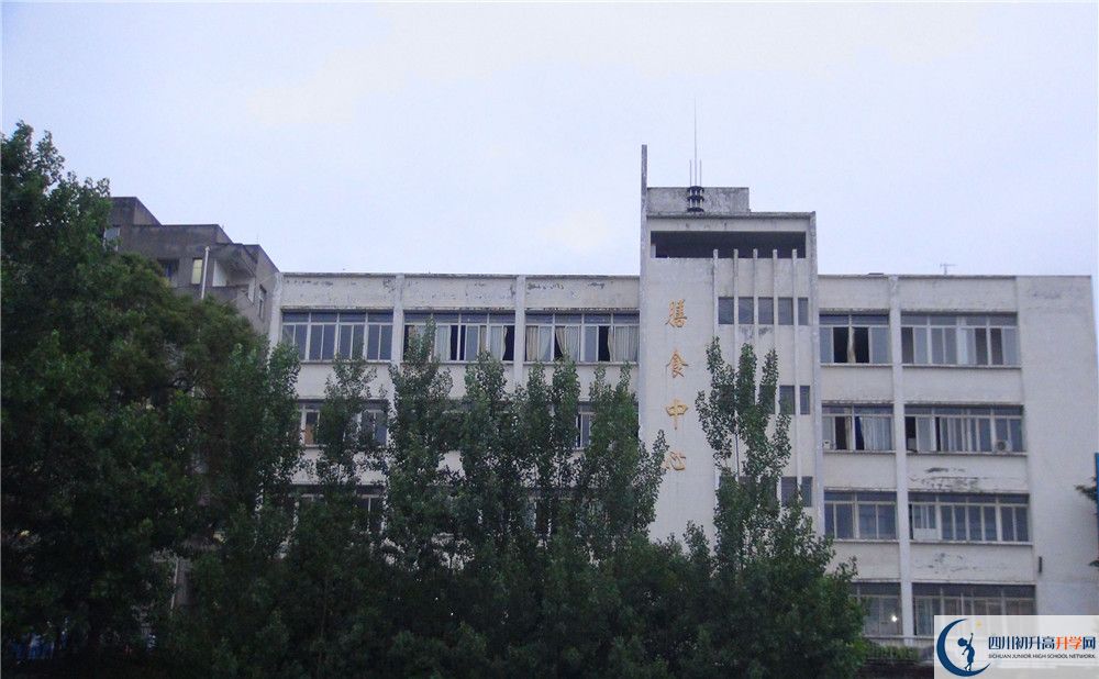 竹篙中學位置在哪里？