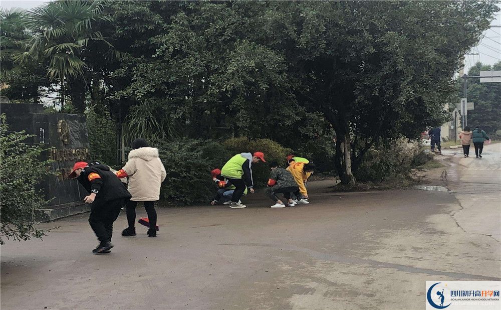 養(yǎng)馬中學位置在哪里？