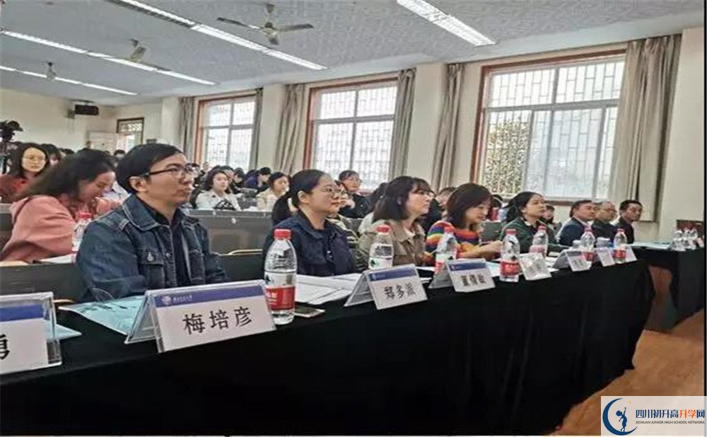 西南交通大學(xué)附屬中學(xué)是重點(diǎn)中學(xué)嗎？