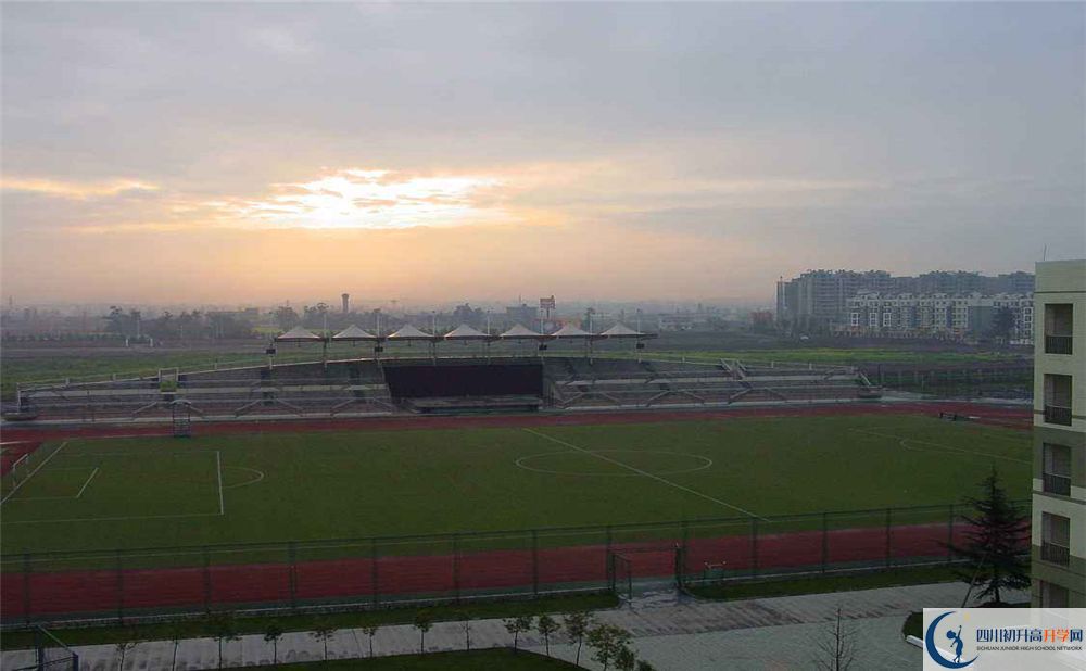 成都市華陽(yáng)中學(xué)在全國(guó)高中排名是多少？