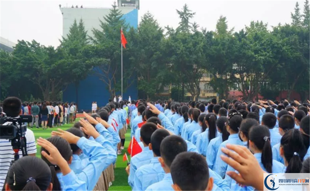 四川師范大學(xué)實驗外國語學(xué)校實驗班學(xué)費貴嗎？
