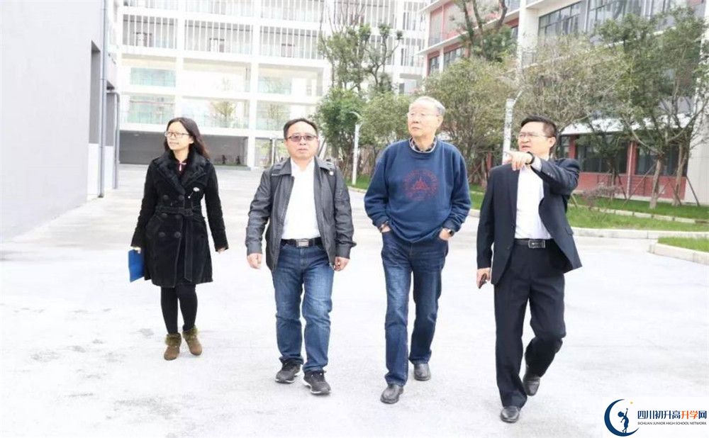 北二外成都附屬中學(xué)高中分班考試難嗎？