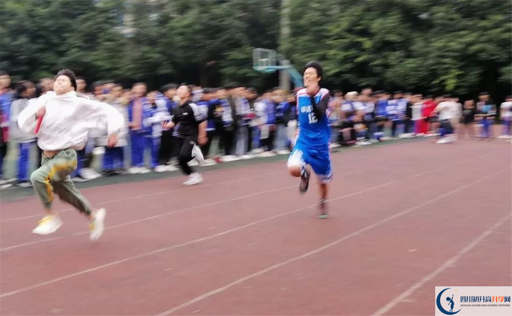 仁壽華達(dá)高中實(shí)驗(yàn)班學(xué)費(fèi)貴嗎？