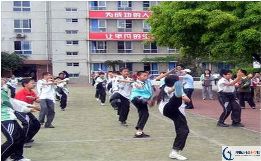成都玉林中學實驗班學費貴嗎？