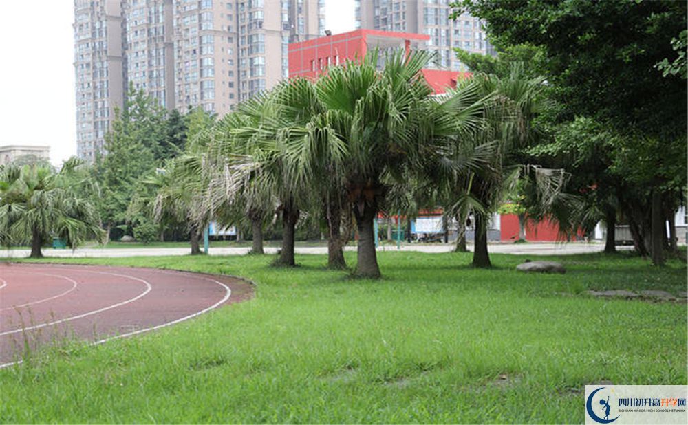 成都南開為明學校高中分班考試難嗎？