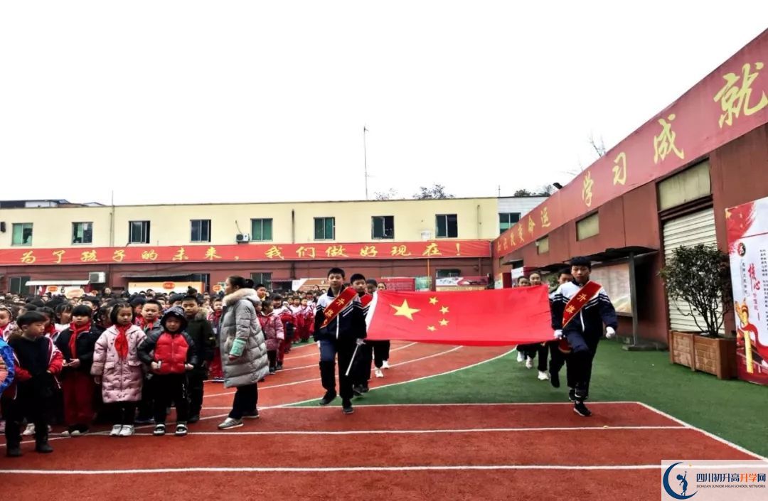 成都文武學(xué)校高中分班考試難嗎？