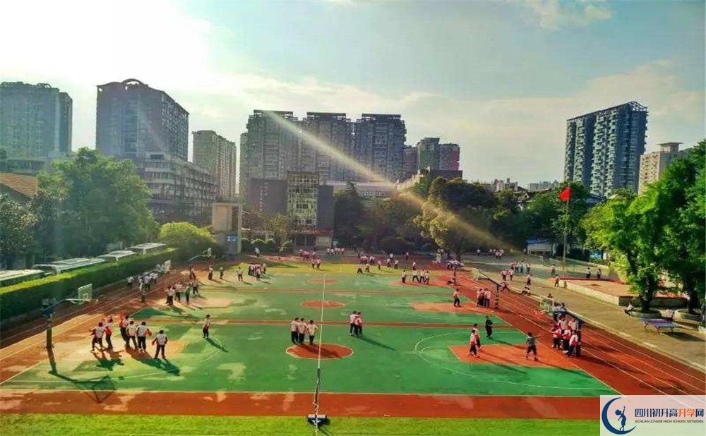 成都樹德協(xié)進中學在校學生總人數(shù)是多少？