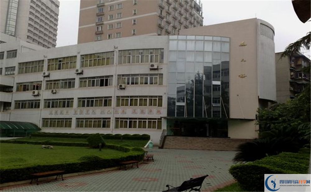 成都市鹽道街中學軍訓多久？