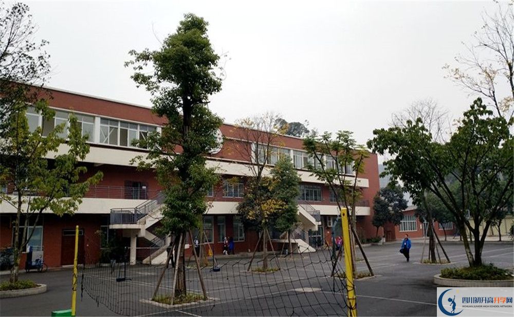 成都七中八一學(xué)校初三課程資源在哪里看？