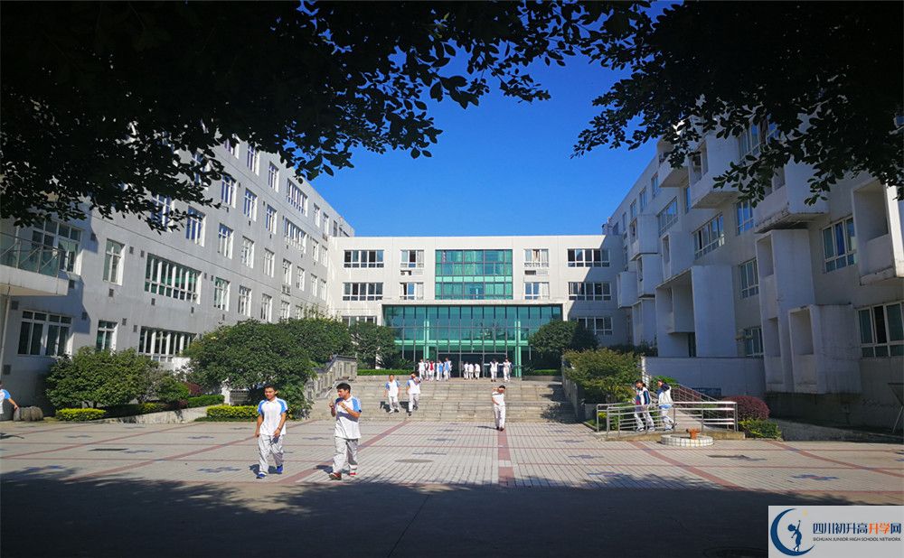 2020年成都市鐵路中學(xué)是國(guó)重嗎？